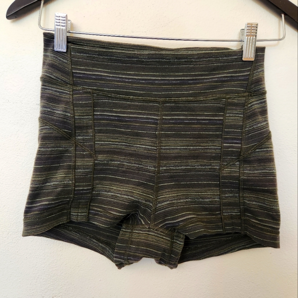 Lululemon Booty Shorts Size 4
